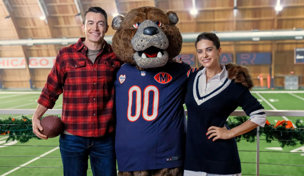 Holiday Touchdown: A Bears Love Story